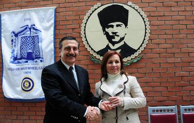 TEPEBAŞI BELEDİYESİ'NE ANLAMLI ARMAĞAN
