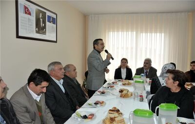 DT. AHMET ATAÇ SÖĞÜTÖNÜ’NDE VATANDAŞLARLA BİR ARAYA GELDİ