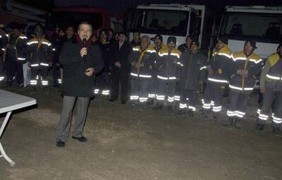 BAŞKAN ATAÇ, TEMİZLİK İŞÇİLERİYLE BİR ARAYA GELDİ