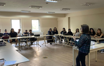 GENÇLER TOPLUMSAL SORUNLAR KONULARINDA BİLGİLENDİRİLDİ