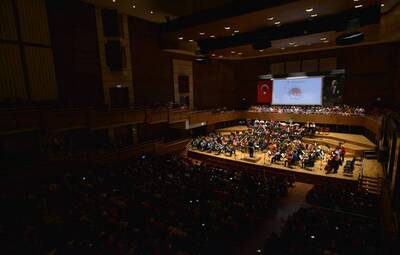 CUMHURİYETİN ÇOCUKLARINDAN İZMİR'DE HARİKA KONSER 