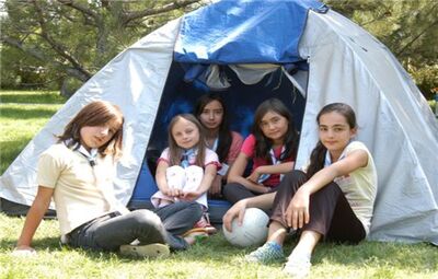 TEPEBAŞI’NIN GENÇ İZCİLERİ KAMP KURDU