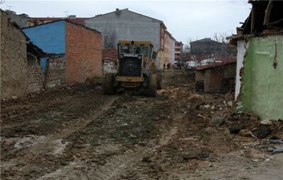 SÜTLÜCE MAHALLESİ'NDE YENİ YOLLAR AÇILIYOR