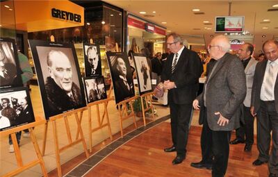 GÜLEN ATATÜRK FOTOĞRAFLARI SERGİSİ AÇILDI