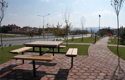 TEPEBAŞI YENİ PARKLARINA KAVUŞTU