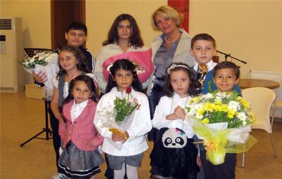 MİNİK PİYANO ÖĞRENCİLERİ İDİL BİRET’İ DİNLEDİLER