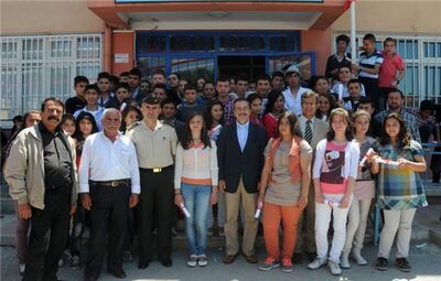 MUTTALİP'TE MEZUNİYET SEVİNCİ