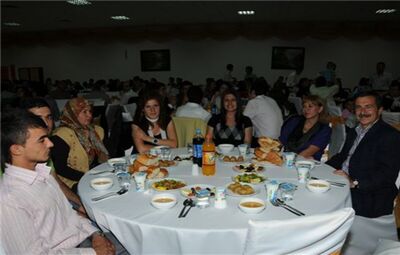 TEPEBAŞI BELEDİYESİ ÇALIŞANLARI İFTAR YEMEĞİNDE BULUŞTU