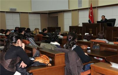 BAŞKAN ATAÇ, YILDIZ TEKNİK ÜNİVERSİTESİ ÖĞRENCİLERİNİ AĞIRLADI