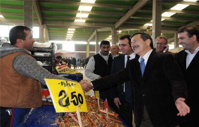BAŞKAN ATAÇ ULUÖNDER'DE VATANDAŞLARLA BAYRAMLAŞTI