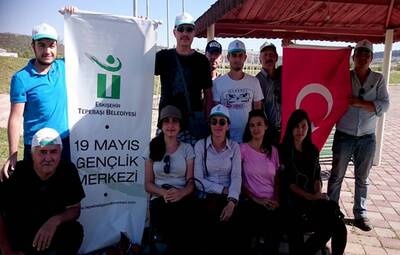 GENÇLER BALIK TUTMAYI ÖĞRENİYOR