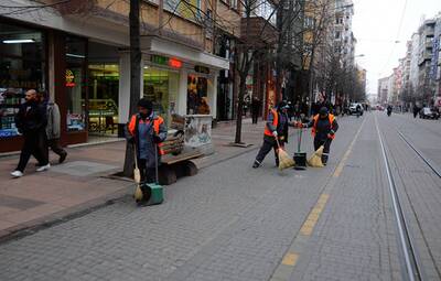 TEMİZLİK İŞLERİ YOĞUN ÇALIŞIYOR