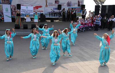ANNELER HALK OYUNLARI FESTİVALE KATILDI