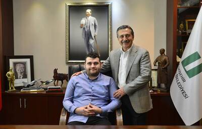 19 YAŞINDAKİ MERTCAN BİR GÜNLÜĞÜNE BAŞKAN OLDU