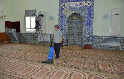 CAMİLERDE RAMAZAN TEMİZLİĞİ