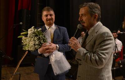 ŞARKILAR NAZIM USTA VE MUMCU İÇİN