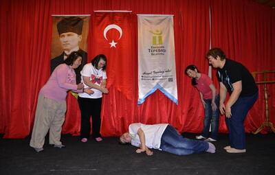 ENGELLİ BİREYLERE "YARATICI DRAMA " EĞİTİMİ