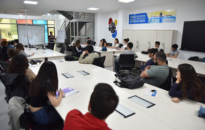 TEPEBAŞI SOSYAL KULUÇKA MERKEZİ GENÇLERE IŞIK OLUYOR