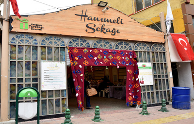 ESKİŞEHİRLİLERİN VAZGEÇİLMEZİ: HANIMELİ SOKAK