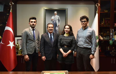 BAŞKAN ATAÇ AZERBAYCANLI GENÇLER İLE BULUŞTU