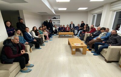 MİLLETVEKİLİ ŞAHİN'DEN TEPEBAŞI'NIN KONUĞU DEPREMZEDELERE ZİYARET