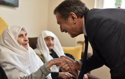 TEPEBAŞI BELEDİYESİ DENEYİMLİ VATANDAŞLARIN YANINDA