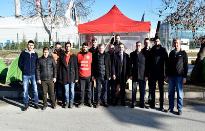 BAŞKAN ATAÇ'TAN EMEKÇİLERE ZİYARET