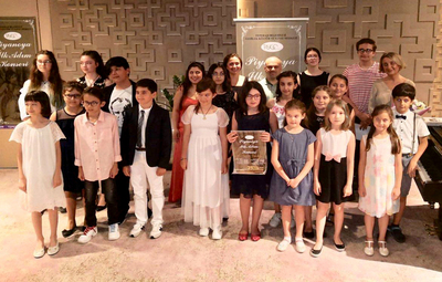 ÇOCUK PİYANİSTLERDEN BİR PERFORMANS DAHA