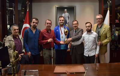 KUPAYI BAŞKAN ATAÇ'A GETİRDİLER