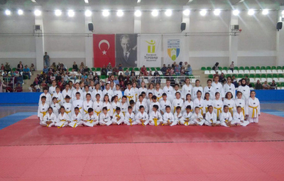MİNİK TEKVANDOCULARIN KUŞAK HEYECANI