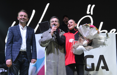 MERVE ÖZBEY ESKİŞEHİR'İ ISITTI