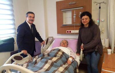 BAŞKAN ATAÇ'TAN HASTANE ZİYARETİ