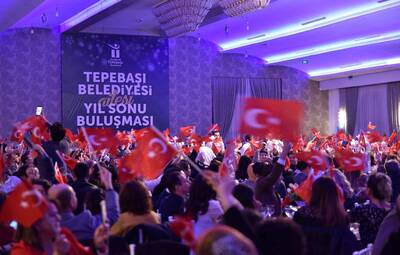 TEPEBAŞI AİLESİ'NDE COŞKULU YILBAŞI BULUŞMASI