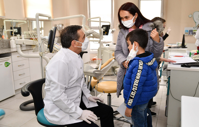 TEPEBAŞI'NDA ÇOCUKLAR GELECEĞE SAĞLIKLA GÜLÜMSÜYOR