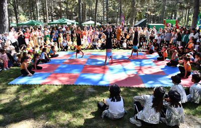 ÇOCUKLARLA HAREKETLİLİK GÜNÜ RENKLİ GÖRÜNTÜLERE SAHNE OLDU