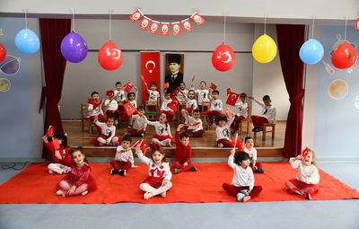 ÇOCUKLAR 23 NİSAN'I COŞKUYLA KUTLADI