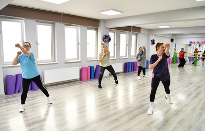 KADINLAR TEPEBAŞI'NDA SAĞLIKLI VAKİT GEÇİRİYOR