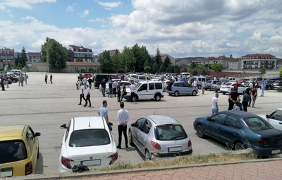 AÇIK OTO PAZARI YENİ YERİNDE KURULDU