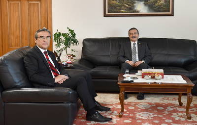 BAŞKAN ATAÇ'TAN KAYMAKAM YÜCEL'E ZİYARET