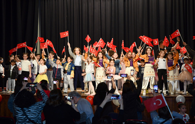 ÇOCUKLAR 23 NİSAN'I GÖSTERİLERLE KUTLADI