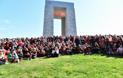 YÜZLERCE ESKİŞEHİRLİ ÇANAKKALE RUHUNU YAŞADI