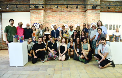 "MAVİNİN KIYISINDA" SERGİSİ SANATSEVERLERLE BULUŞTU