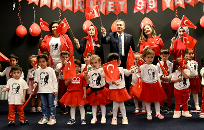 BÜYÜĞÜ İLE KÜÇÜĞÜ İLE CUMHURİYET COŞKUSU