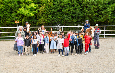 ÇOCUKLAR ATA BİNMENİN MUTLULUĞUNU TEPEBAŞI'NDA YAŞIYOR