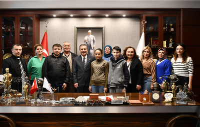 BAŞKAN ATAÇ ÖZEL GEREKSİNİMLİ GENÇLERLE BULUŞTU