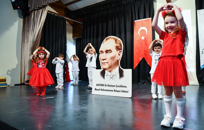 ÇOCUKLARIN YIL SONU GÖSTERİSİ BEĞENİ TOPLADI