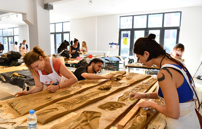 CUMHURİYET ANITI ŞEKİLLENMEYE DEVAM EDİYOR