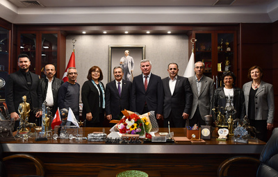 SİVRİHİSARLILARDAN BAŞKAN ATAÇ'A ZİYARET