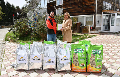 HAYVANSEVERLERDEN PATİLİ DOSTLARA MAMA BAĞIŞI