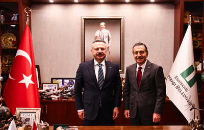 VALİ AKSOY'DAN BAŞKAN ATAÇ'A VEDA ZİYARETİ